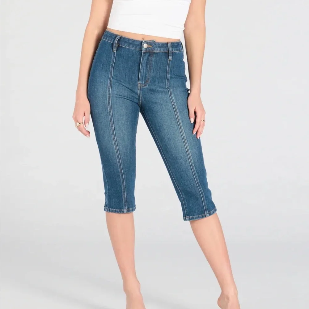 Mid Rise Denim Capris - Picture 1 of 9